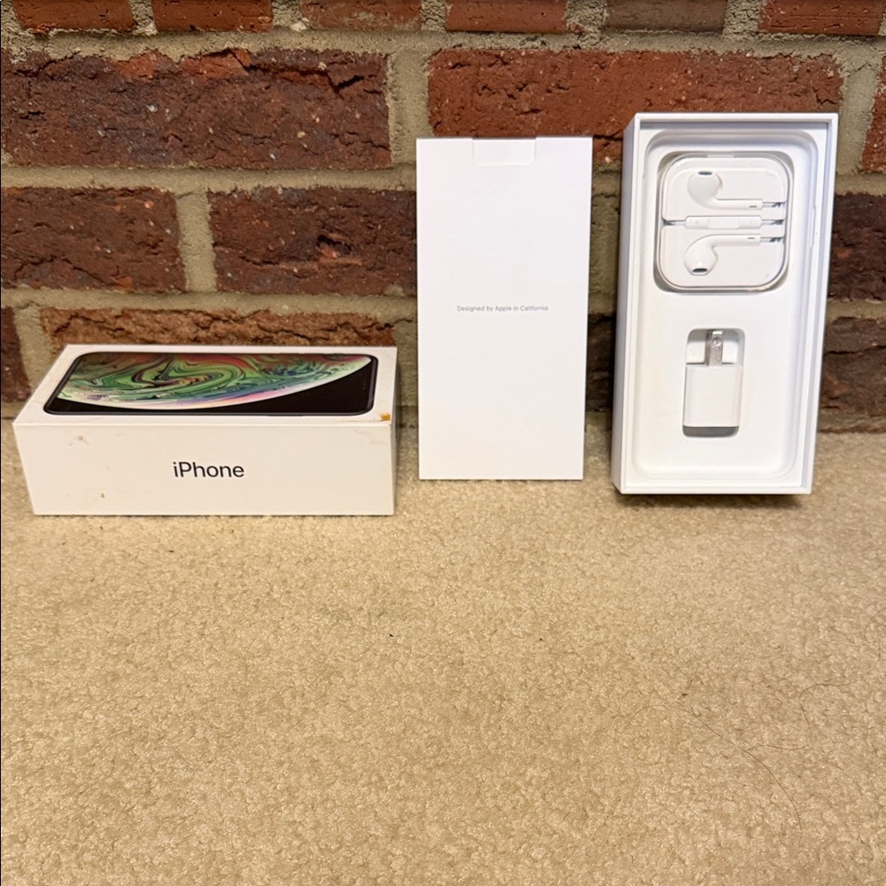 Apple iPhone Box with Headphones, charging cable, and block - White